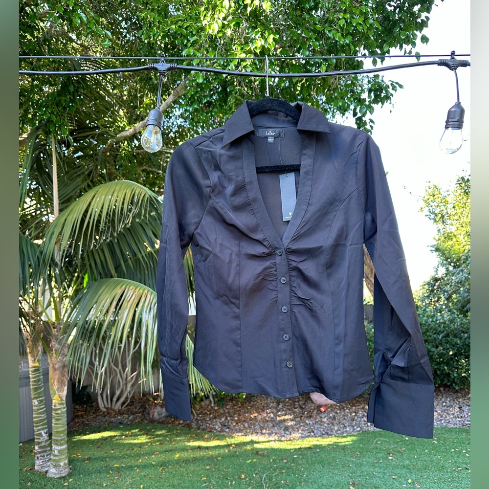Lulu’s black satin button-up ruched top